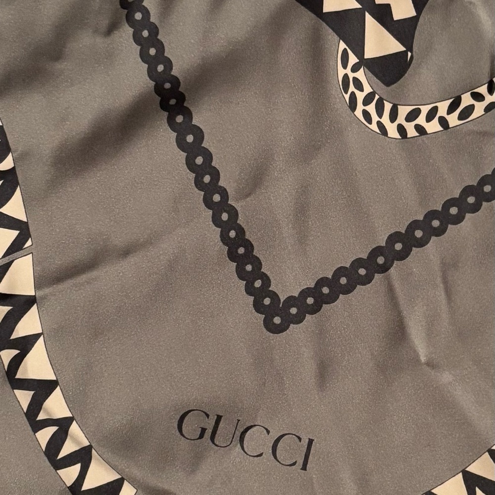 Gucci Gray and Black Designer Scarf - Picture 7 of 10